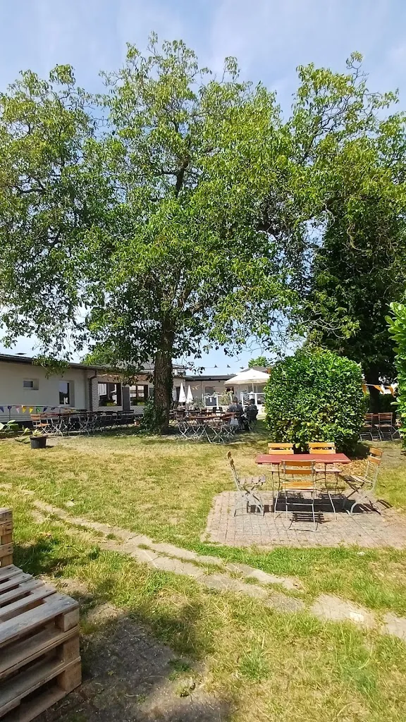 Engels Klaus_Schultes Kull bei Carlo_Neukirchen-Vluyn_review