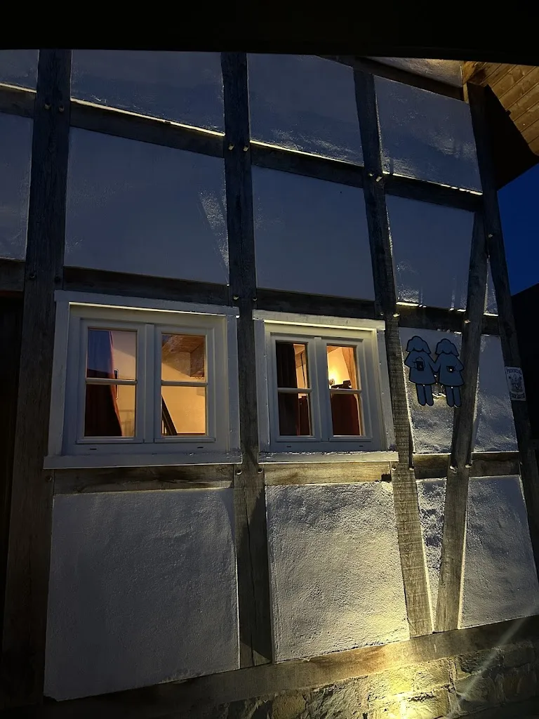 Lars Helmer_Mädchenschule Wiedenbrück - Schankwirtschaft im Saal Tecklenborg_Rheda-Wiedenbrück_review