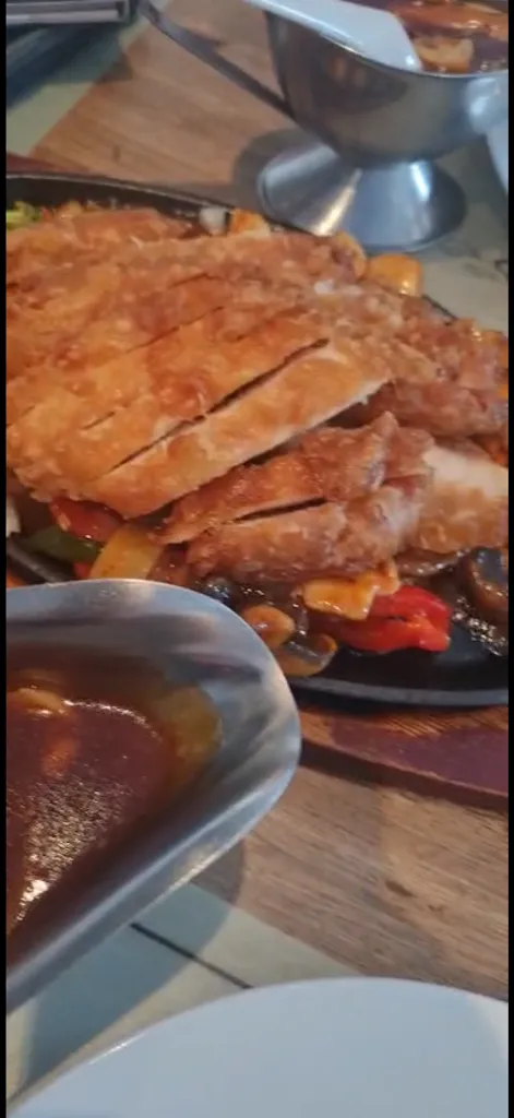 Ilyas Korkmaz_Goldener Drache_Rheda-Wiedenbrück_review