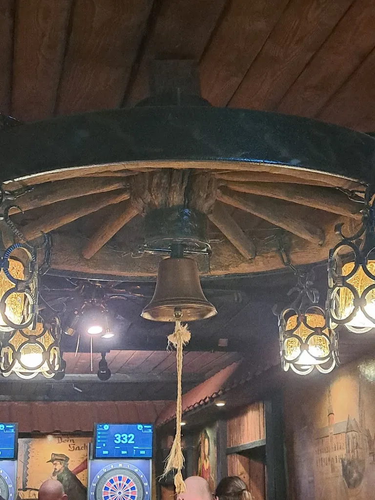 Nicole Adam_Zum Funkturm_Rheda-Wiedenbrück_review