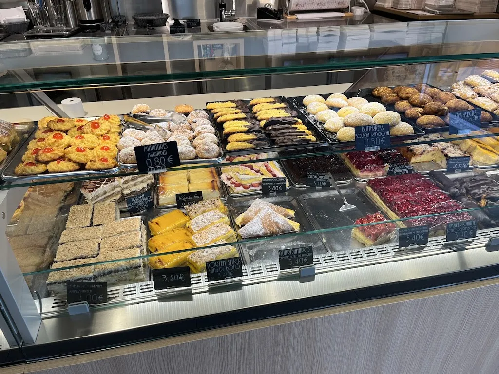 Vinhoteca Centro Café_Rommerskirchen_slider_image_3