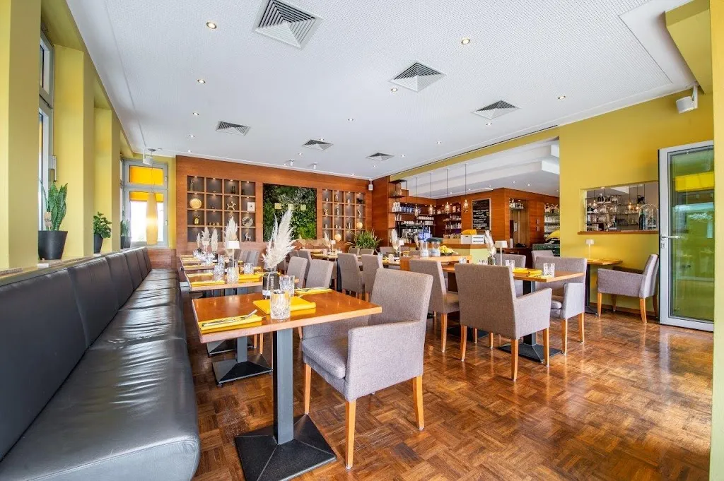 SunDays Cafe, Bar, Restaurant_Rheine_slider_image_1