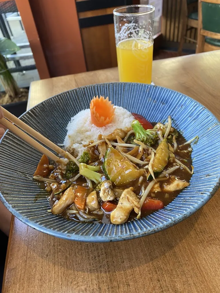 Alt - Hues-Ecke Neu - Asian Taste im Hues-Eck_Rheine_slider_image_3