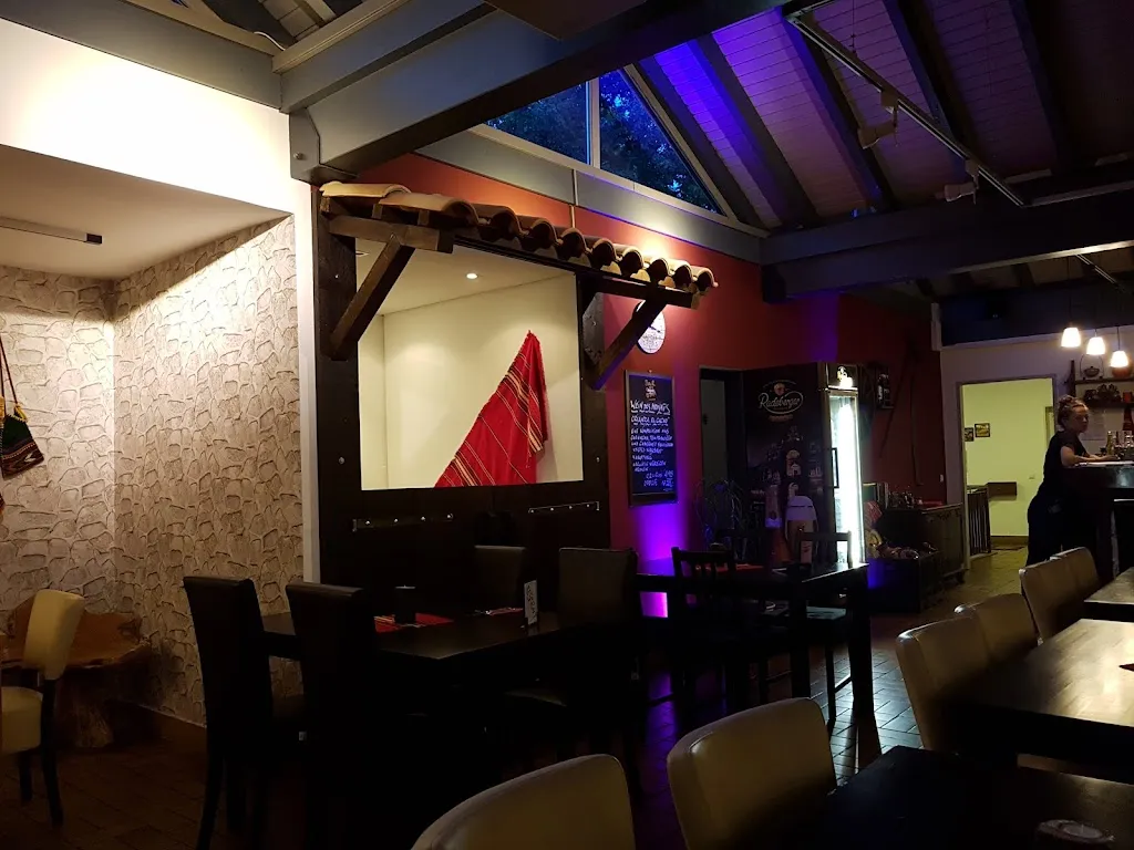 Tinto Y Blanco Tapas & mehr_Augustin_slider_image_1