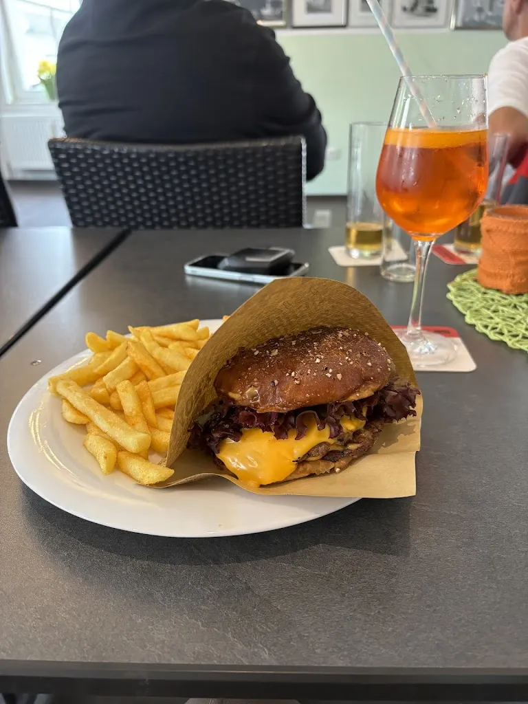 Am Bahnhof_Augustin_slider_image_2