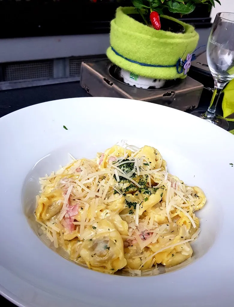 Pizza & Pasta da Pippo_Schlangen_slider_image_3