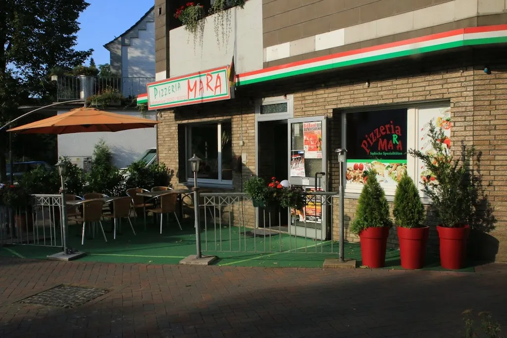 Pizzeria Mara_Schlangen_slider_image_3