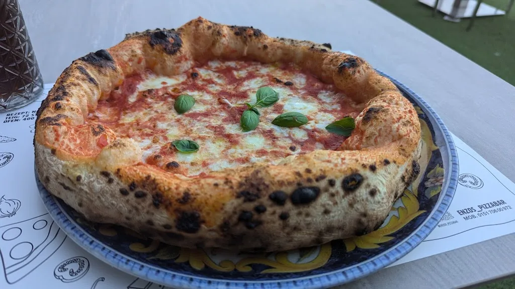 Pietro Dell' Erba_Enzos Pizzabar_Bayreuth_review