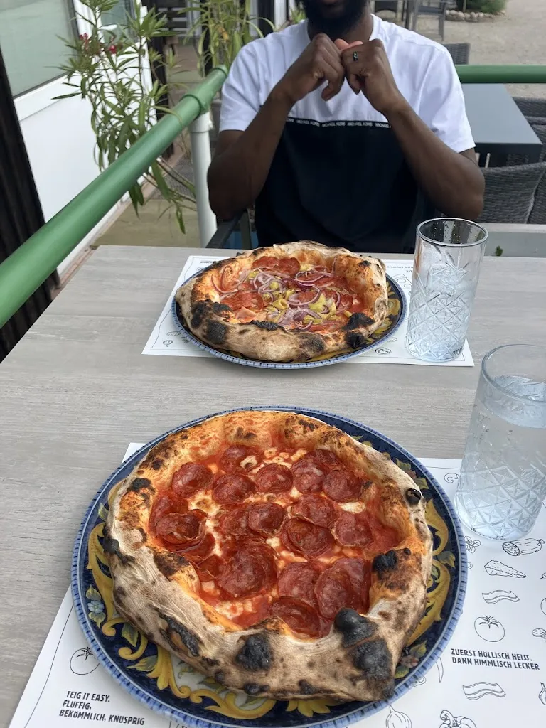 Keishla SotoCruz_Enzos Pizzabar_Bayreuth_review