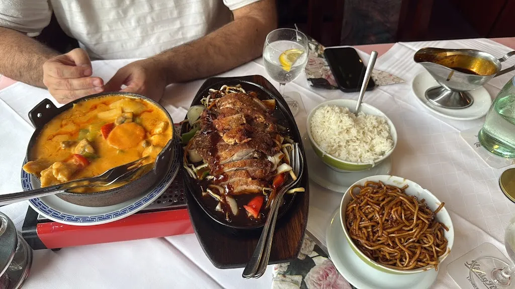 Zehra Gueltekin_China Town_Schermbeck_review