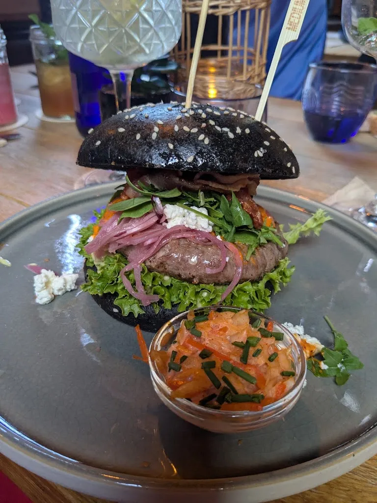 Bethany Blackburn_Hanskaschber - Cocktailbar, Burger Restaurant & Stadtstrand Bayreuth_Bayreuth_review
