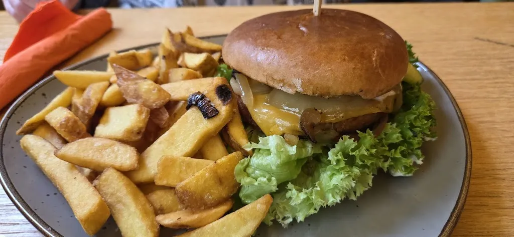 Christian Heidingsfelder_Gasthaus Stimm Stamm_Warstein_review