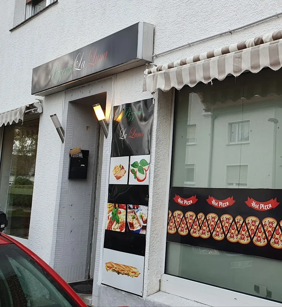 Pizzeria La Luna restaurant in Unna