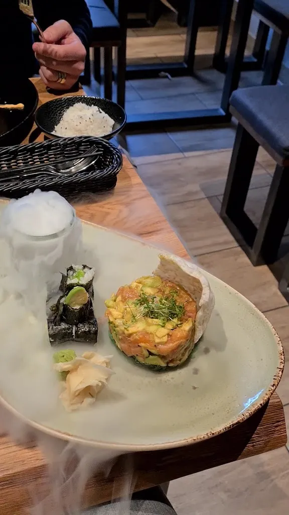 TnT The Modern Asia_Wesel_slider_image_2