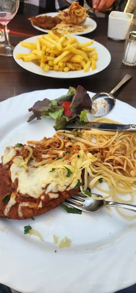 Neck Bone_Malgorzata Zimmermann Gaststätte Bürgerhaus_Alsenz_recensione