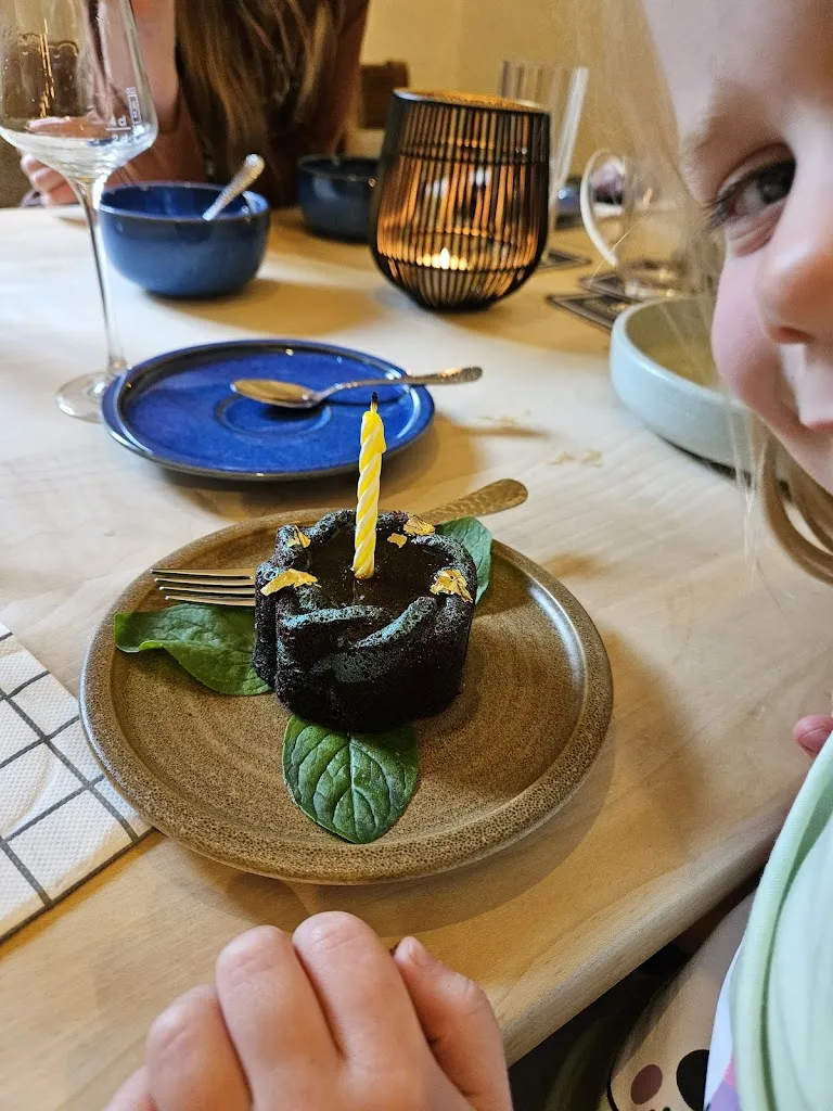 Eva van Veen - Schouwenaar_Keller`s Wirtshaus by Erasmus_Saarburg_review