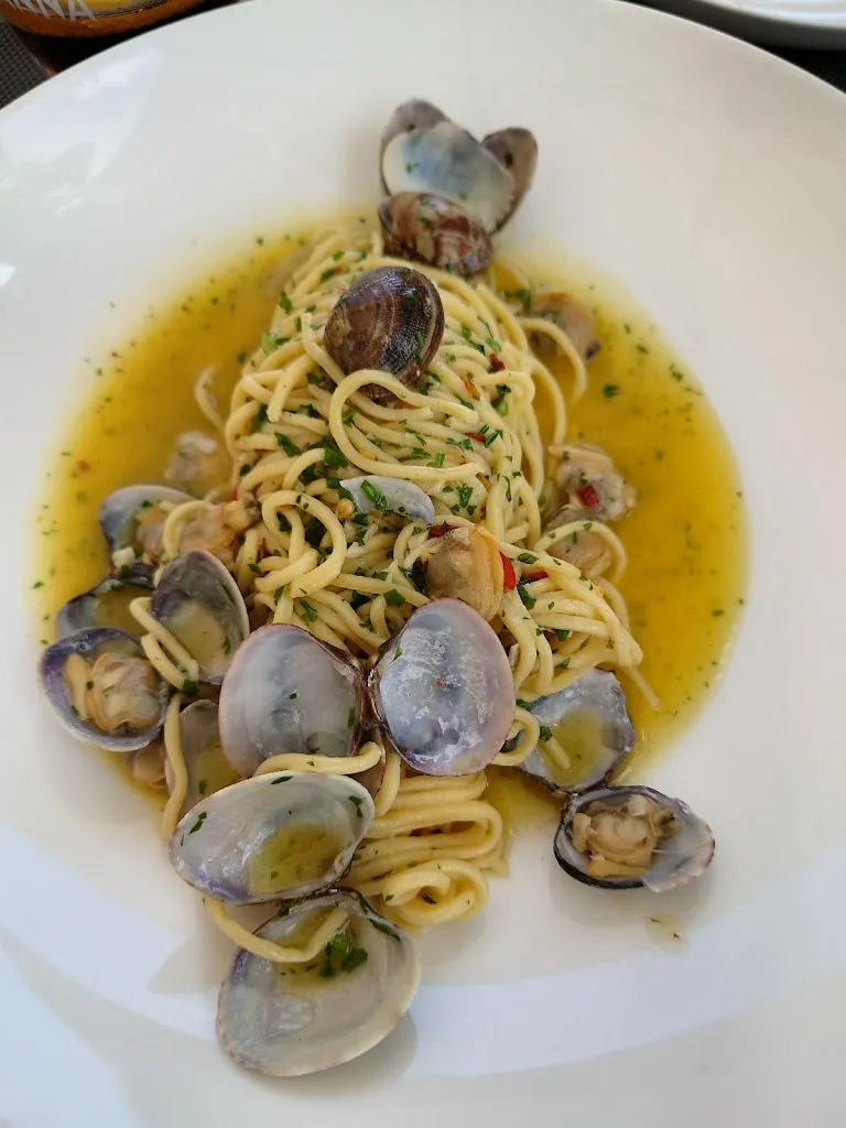 Jonathan Bekker_Burgrestaurant di Vincenzo Di Tuoro_Saarburg_review