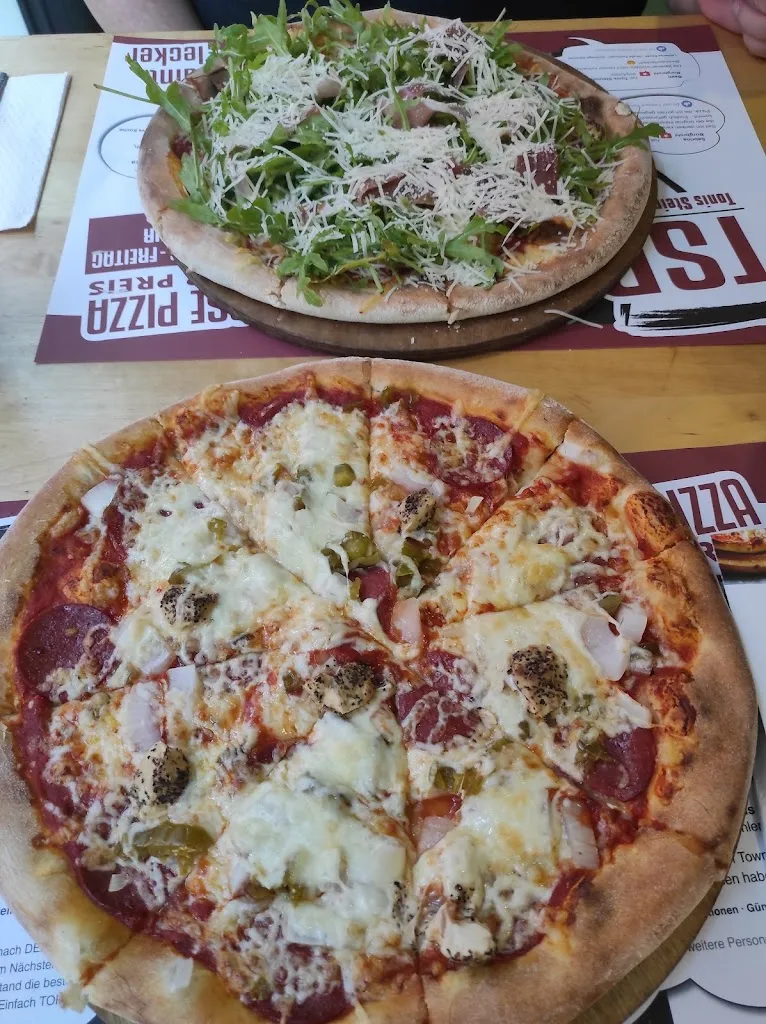 Tonis Steinofen Pizza Andernach_Andernach_slider_image_3