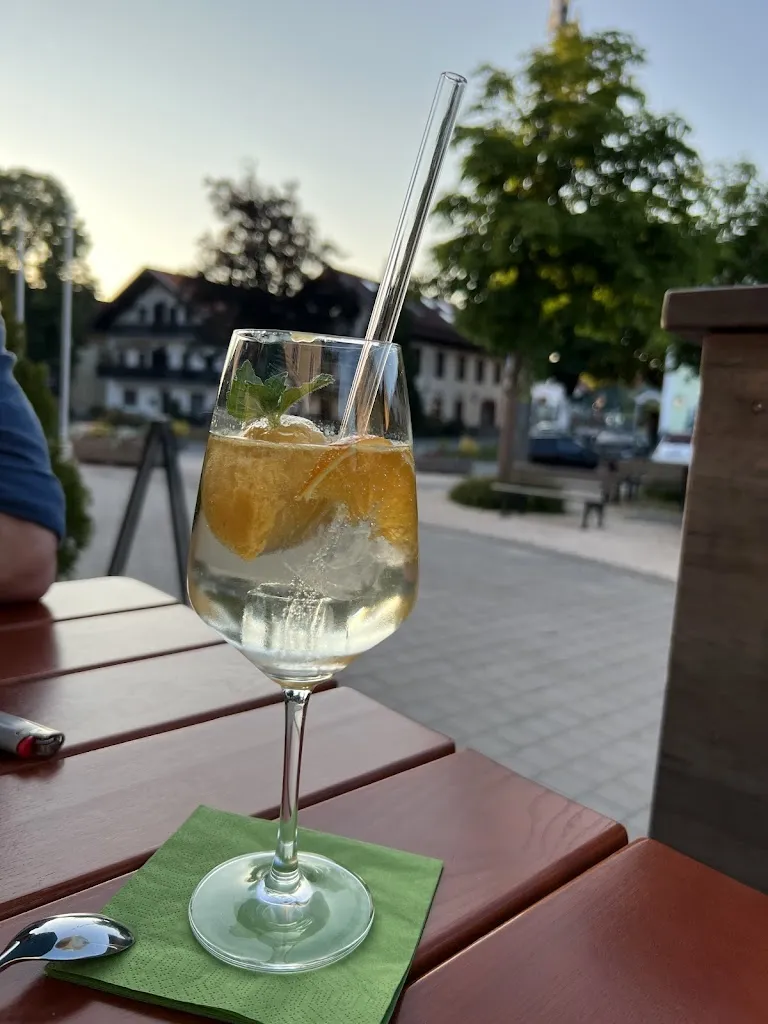 Theresa E._SK Confiserie&Weinbar 