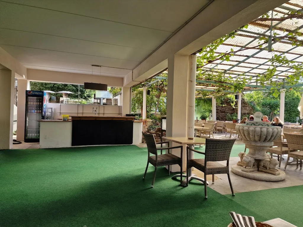 Taverna Tipota restaurant in Bretzenheim