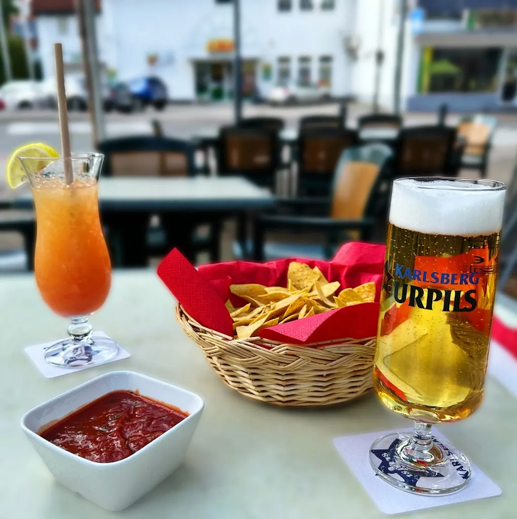 Randall Gentry_Los Hermano’s__review