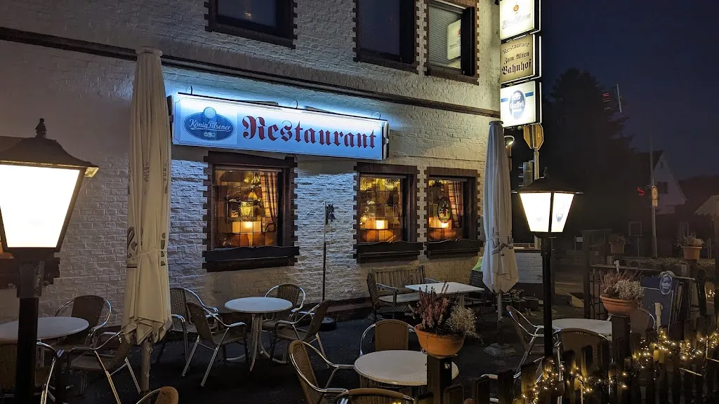 Zum alten Bahnhof restaurant in Bornheim