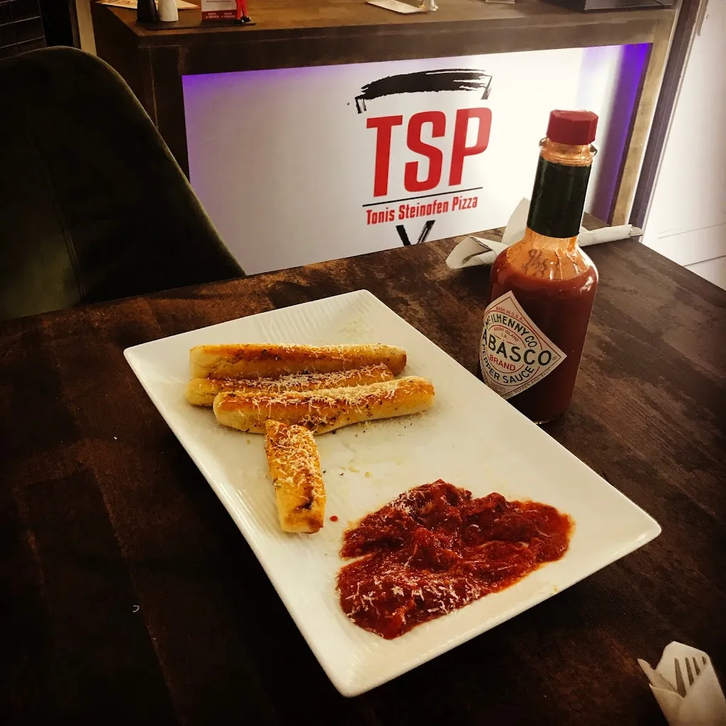 Tonis Steinofen Pizza_Burgbrohl_slider_image_2