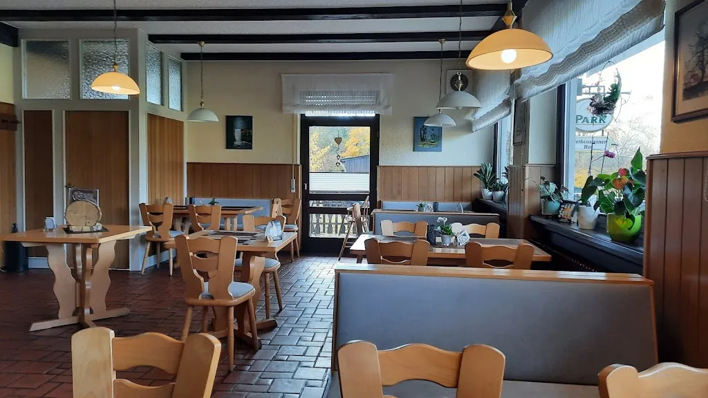 Landgasthof Weißensteiner Hof restaurant in Busenberg