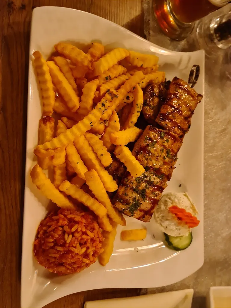 Marcel Heinrich_Taverne Santorini_Kirn_review