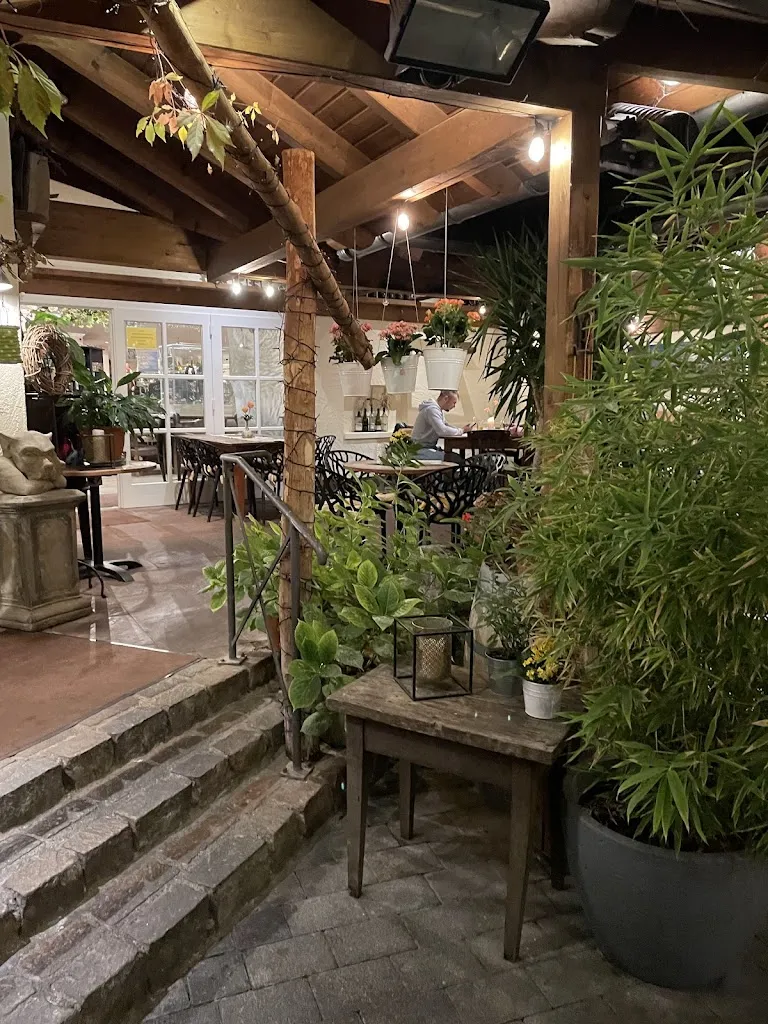 Hofgarten-Restaurant_Dernau_slider_image_1