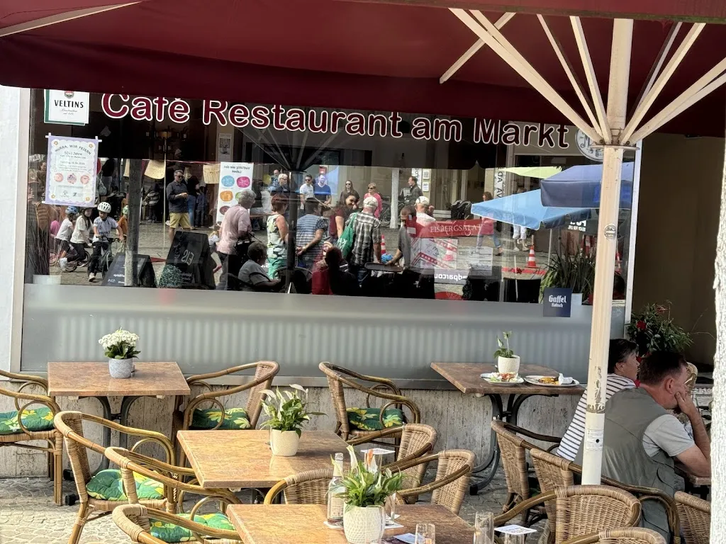 Heinz Frank (wetwilly)_Cafe und Restaurant am Markt_Rhein_review