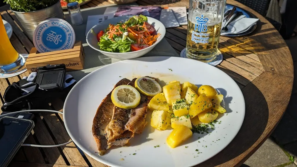 Tamás Czinege_Cafe & Restaurant Seeglas_Tegernsee_review