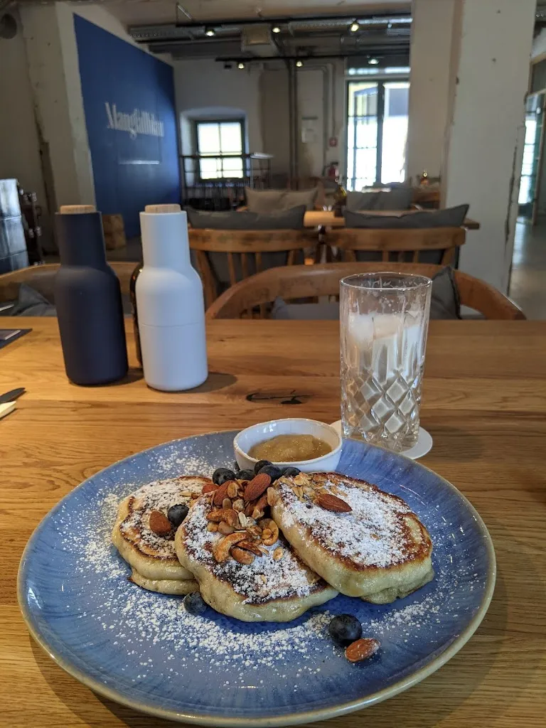 Mangfallblau Fabrikrestaurant_Tegernsee_slider_image_2