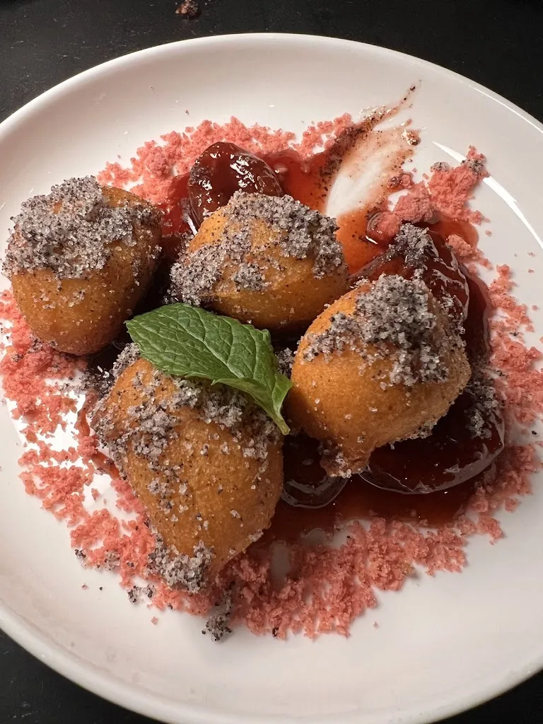 Nicholas MacGowan von Holstein_Blyb. Restaurant_Tegernsee_review