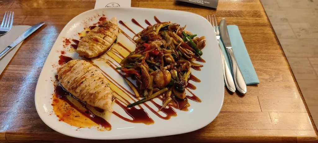 Cosmopolitan Bistro_(Pfalz)_slider_image_1