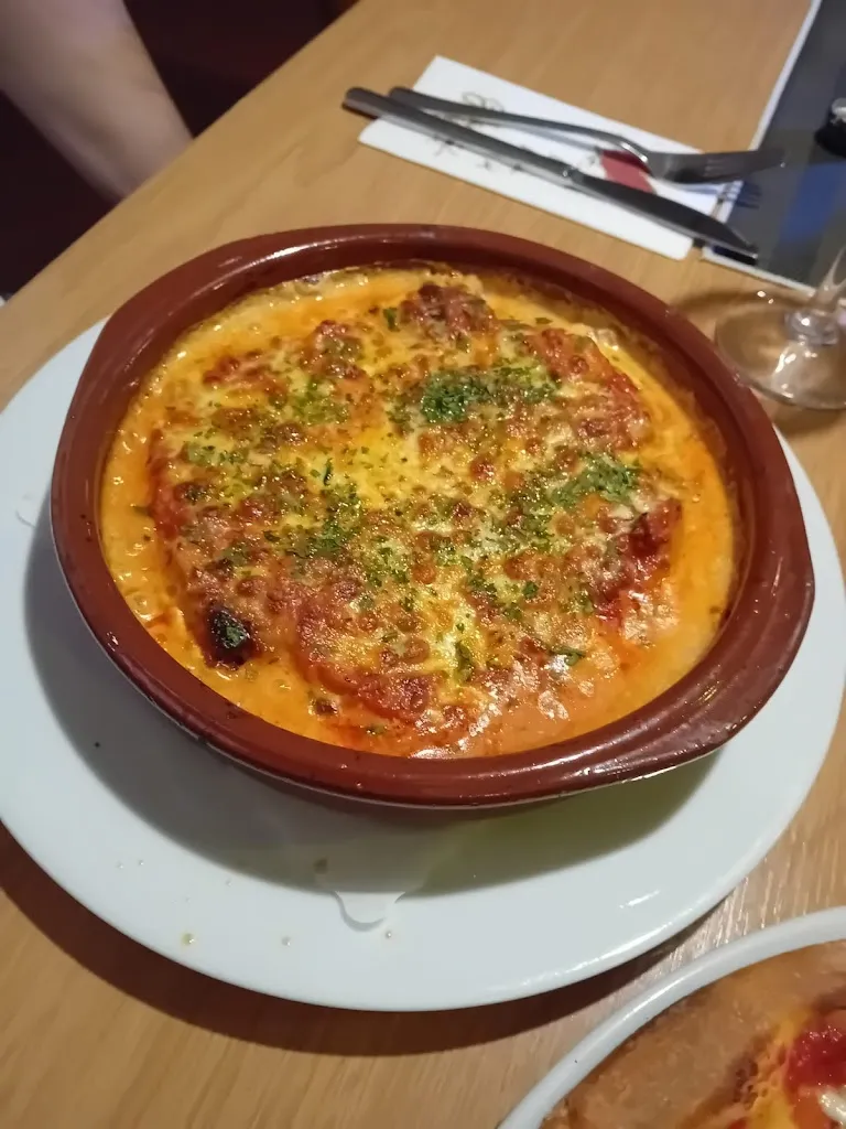 Niko Castello_Dorfstüble Krone - Fortunato De Fine_Aspach_reseña