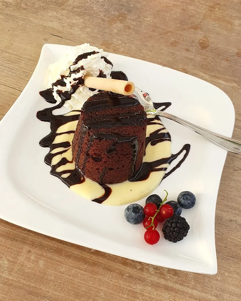 AnaVida_Restaurant Blockhaus-Fly-Inn_Föhren_review