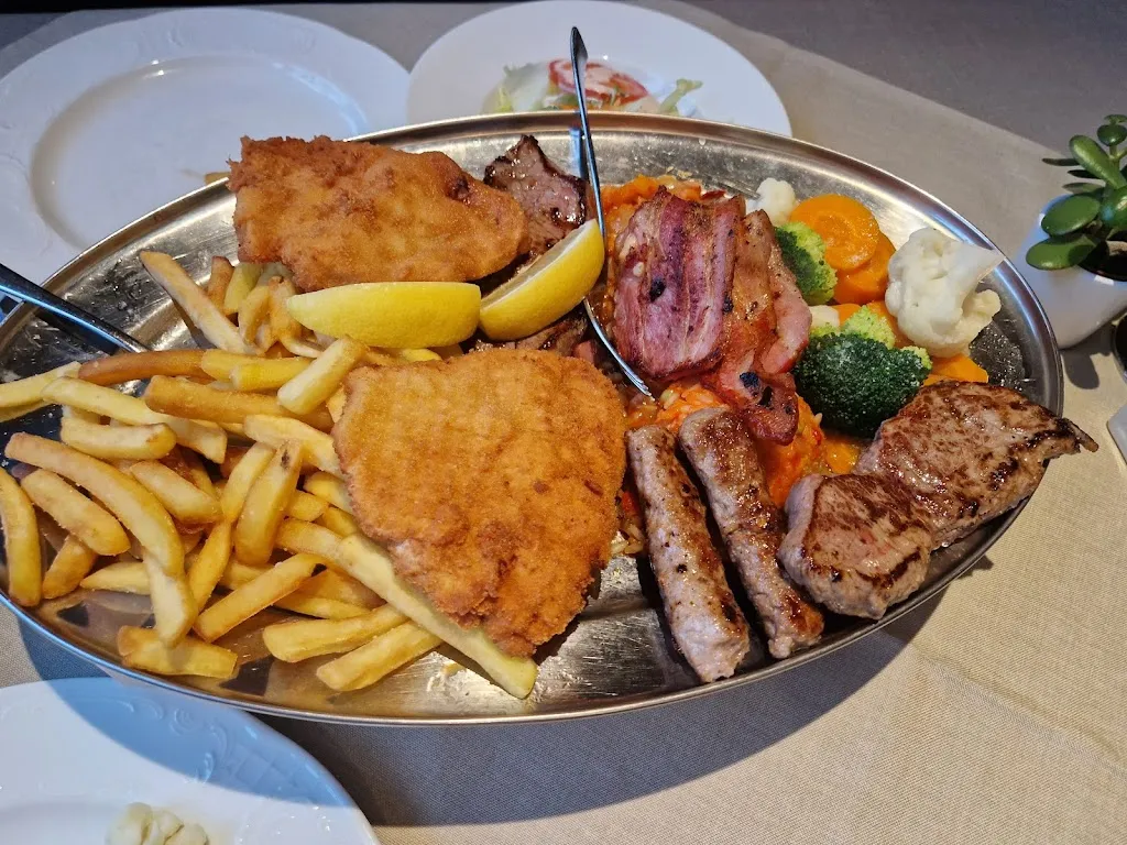 Restaurant Croatia_Gilching_slider_image_3