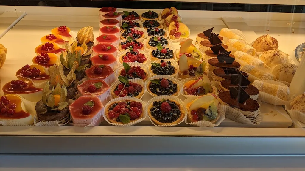 Höpker Café Confiserie_Friedrichshafen_slider_image_3