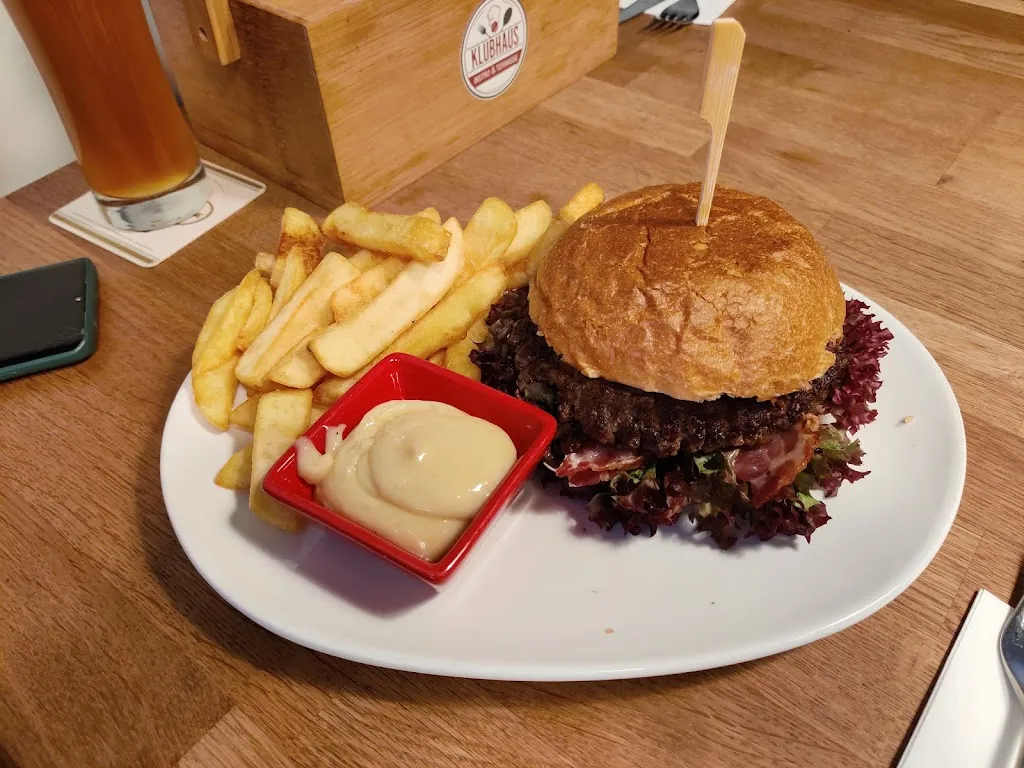 Klubhaus - Bistro & Terrasse_Gensingen_slider_image_3