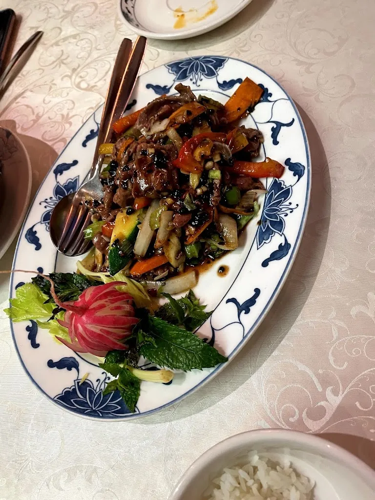 Tom N (t2)_Restaurant Hang Zhou_Gilching_review