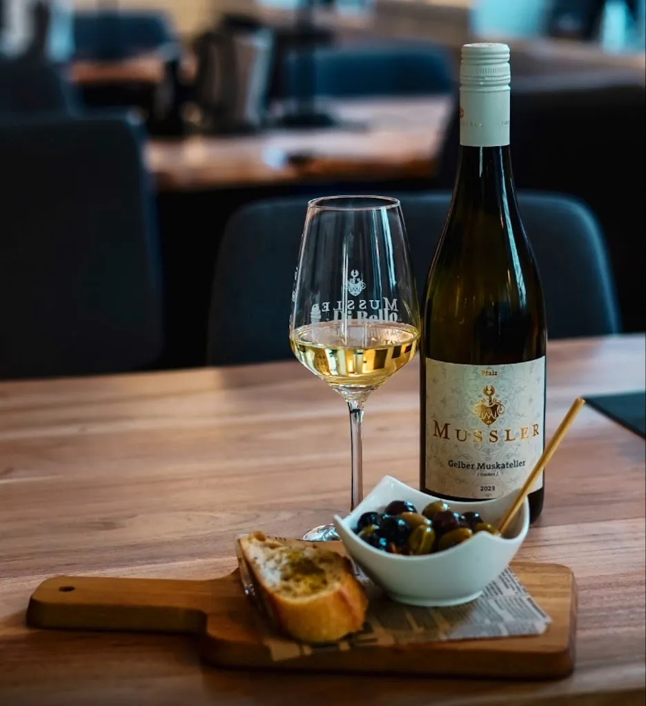 Di Bello Gelato Panini Bar_Großkarlbach_slider_image_3