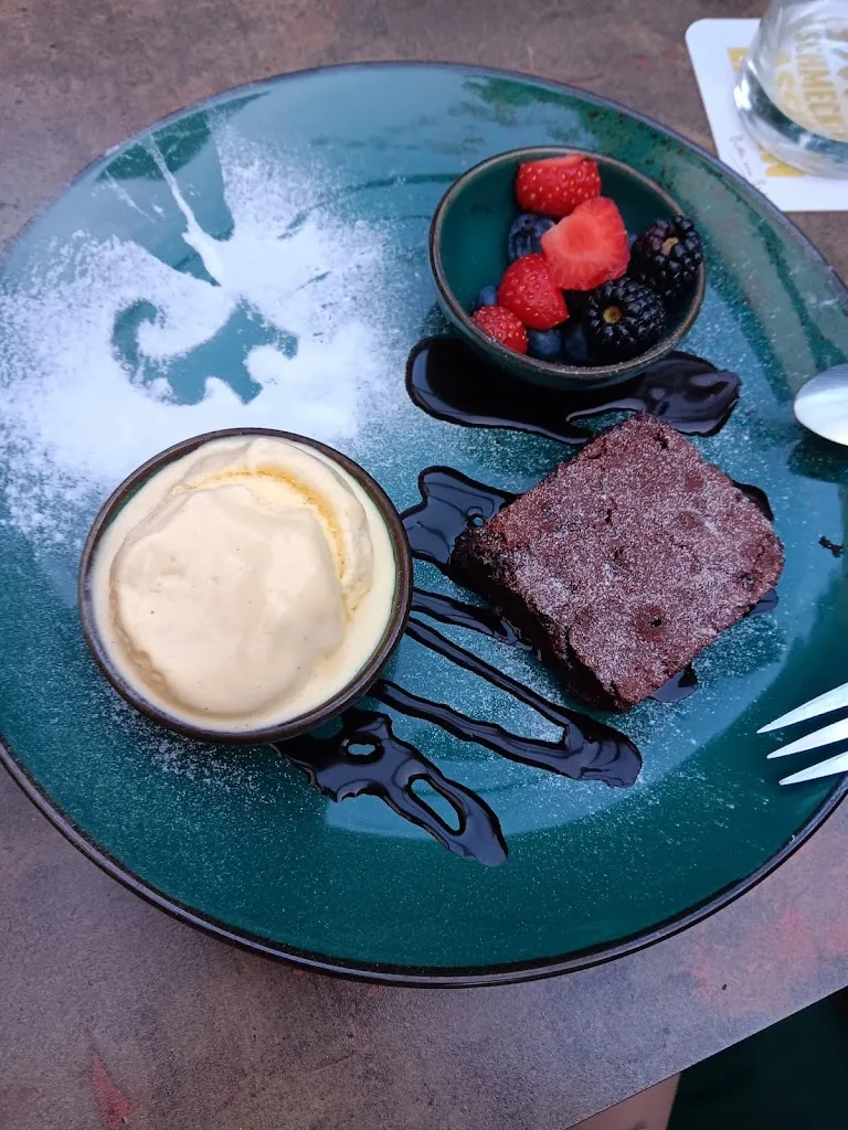 Stefan Pohl_Geiß-Stube - Gerhard Skrzypietz_Hahnheim_avis