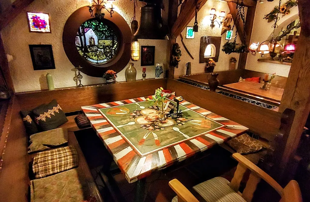 Schinderhannes-Weinstall Straußwirtschaft_Guntersblum_slider_image_1