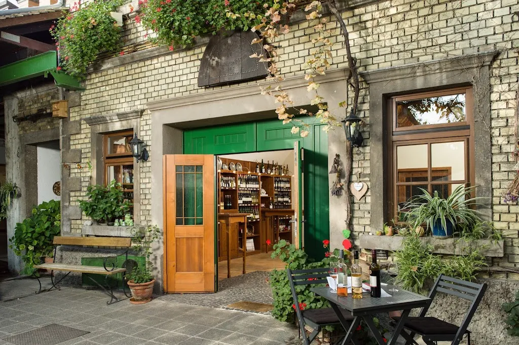 Weingut Burghof Oswald restaurant in Guntersblum