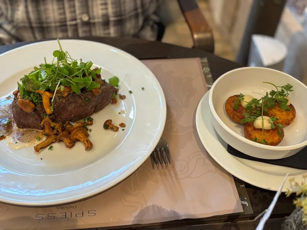 Stefan Kienzle_Vis a Vis_Osthofen_review