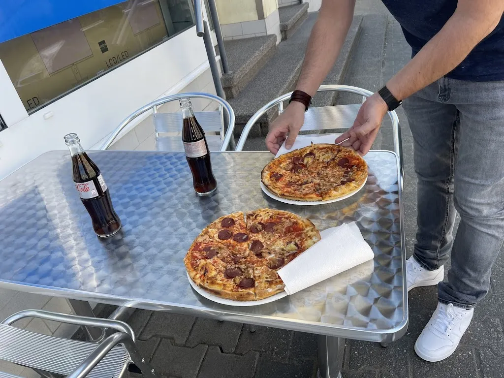 Christoph Meese_Restaurant Pizzeria Pizzamania_Hargesheim_review