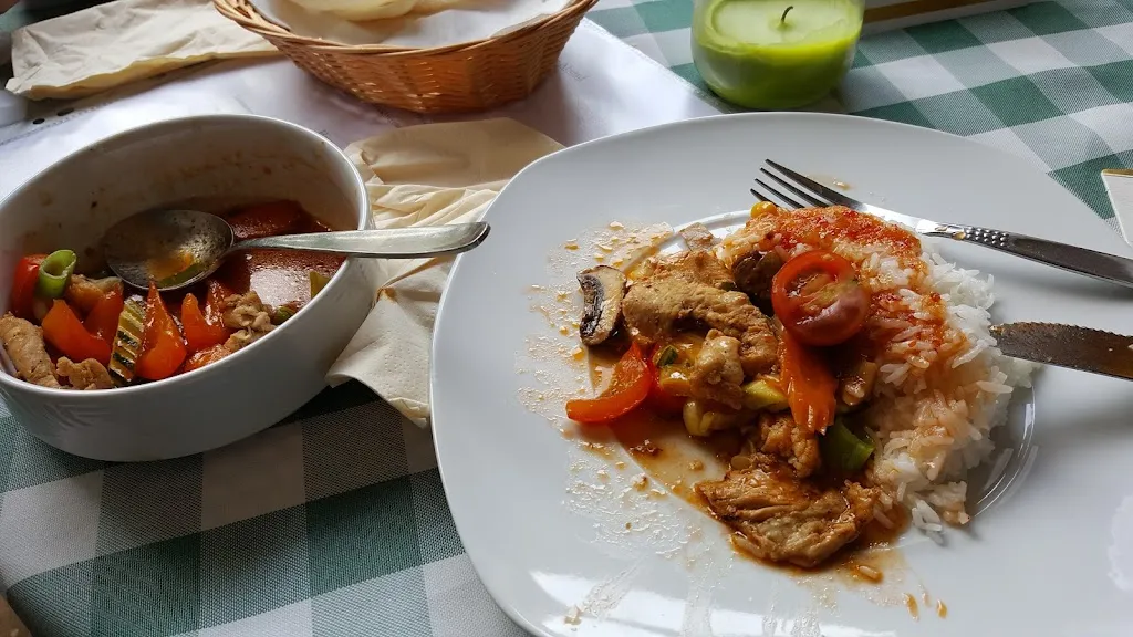 Gaststätte Zum Ochsen_Hauptstuhl_slider_image_2