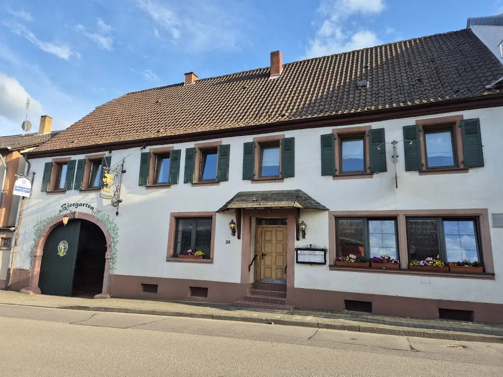 Gaststätte Zum Ochsen_Hauptstuhl_slider_image_3