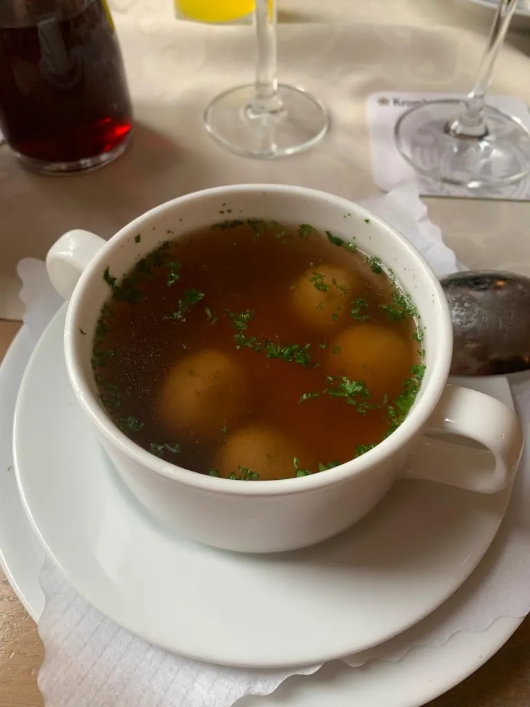 Adrian LM_Gasthaus zum Weissen Ross_Hachenburg_review